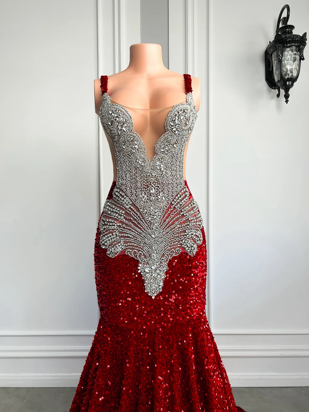 Luxurious Mermaid Style Prom Dresses 2024: Sparkling Silver Crystals, Red Sequins, and Black Formal Gowns for Prom Party