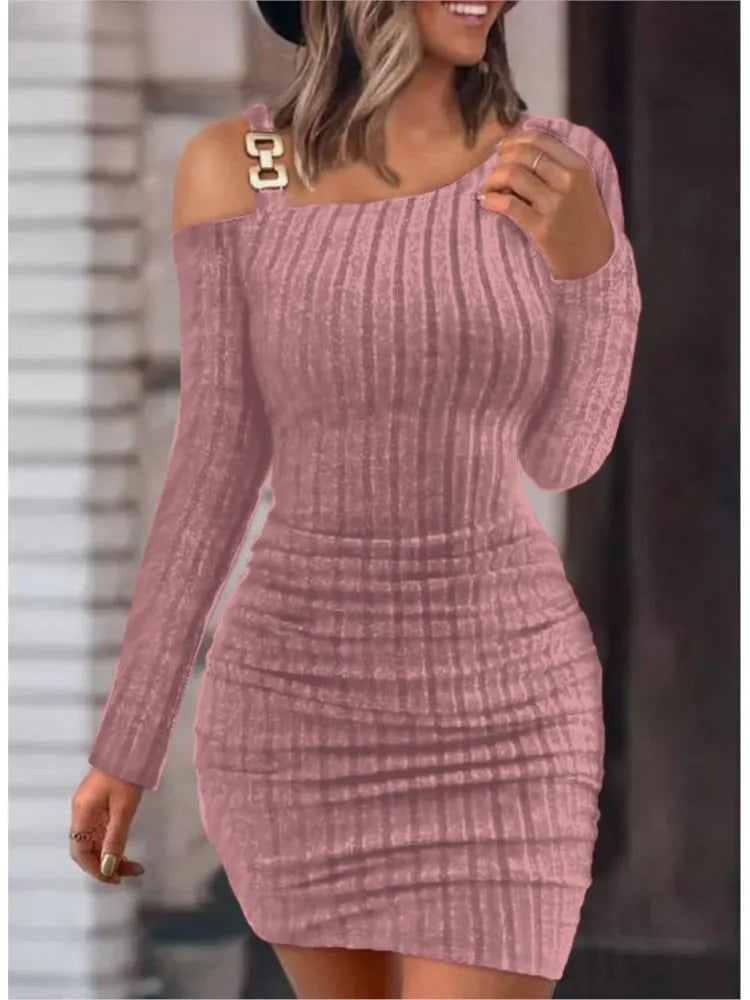 Stunning Off-Shoulder Chain Mini Dress: Autumn/Winter Bodycon Fashion with Long Sleeves - Flattering and Chic Vestidos for Women