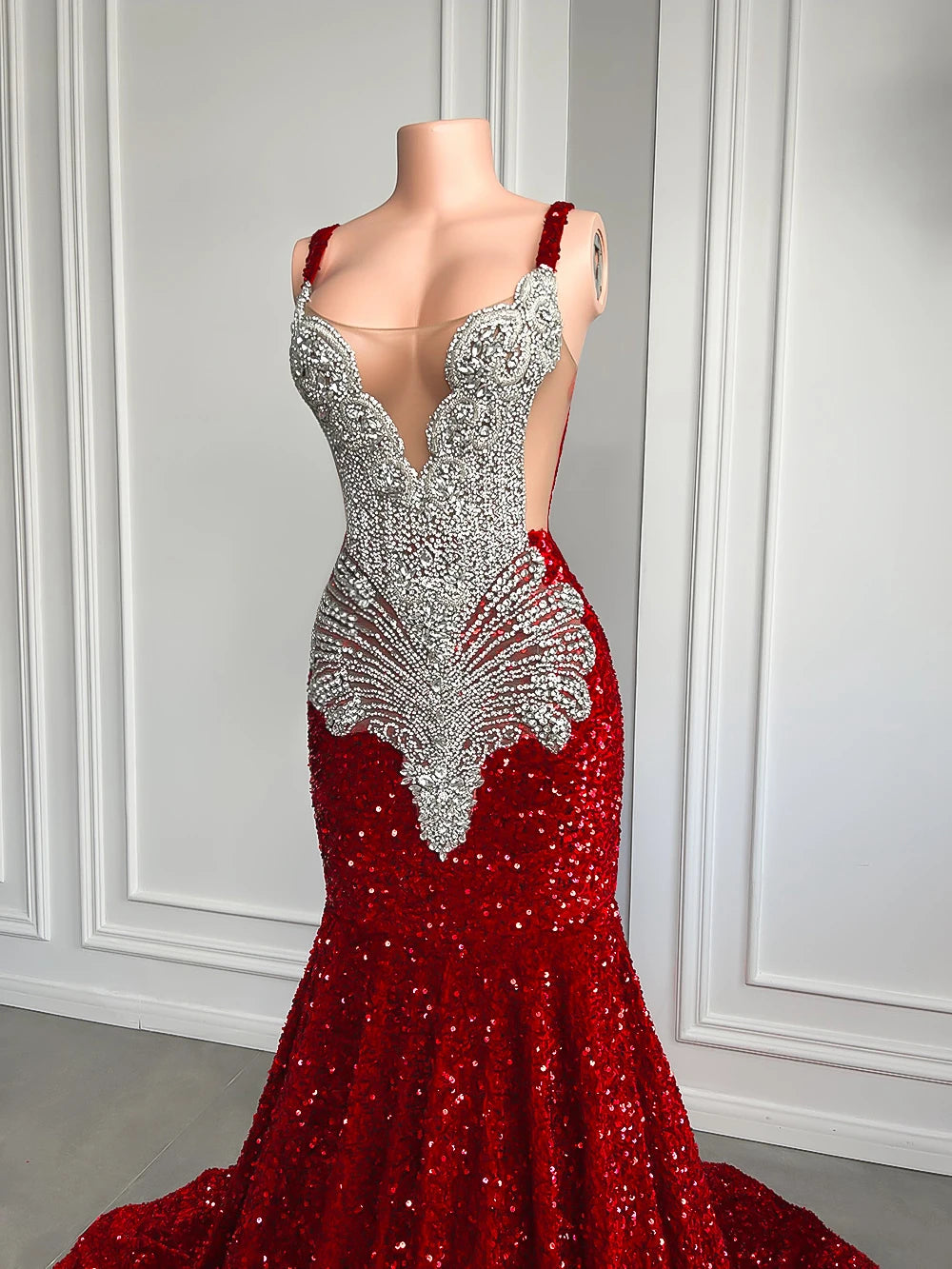 Luxurious Mermaid Style Prom Dresses 2024: Sparkling Silver Crystals, Red Sequins, and Black Formal Gowns for Prom Party