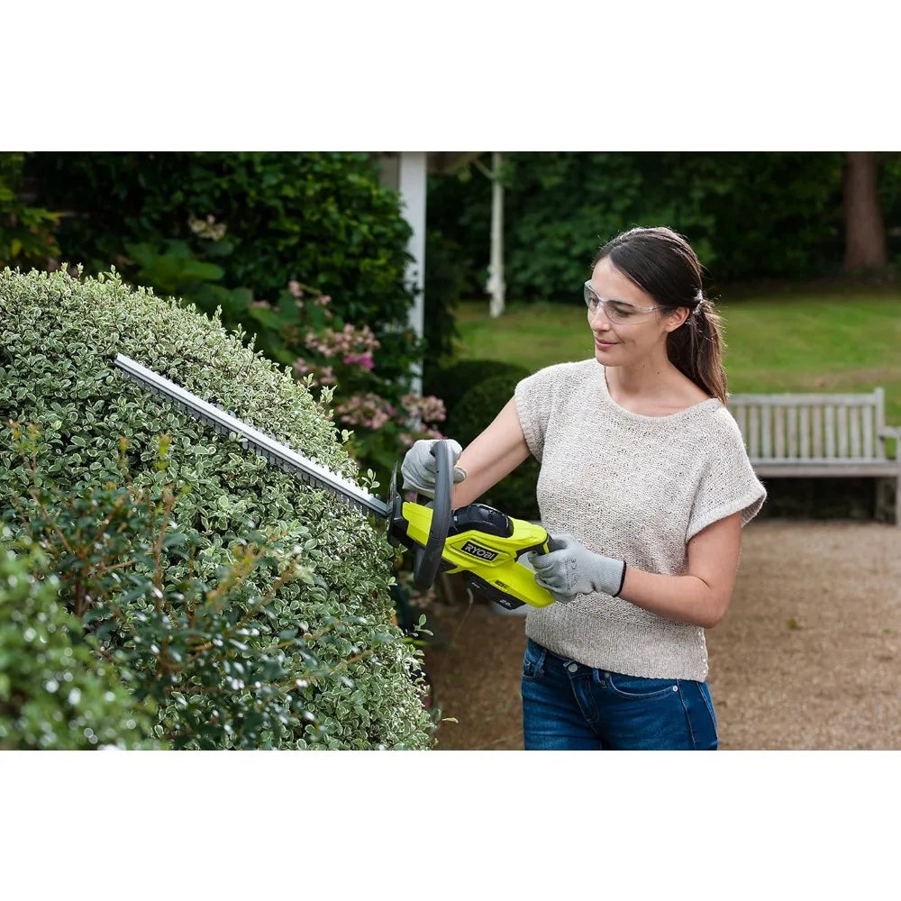 🌿 ONE+ 18V Cordless Hedge Trimmer
Precision Cutting for Young Hedges, Fine Twigs & Garden Ornaments