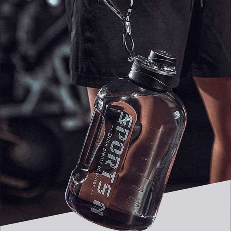 1.7L / 2.7L Sports Water Bottle – Large Capacity Portable Gym & Cycling Bottle for Fitness & Outdoor Use
