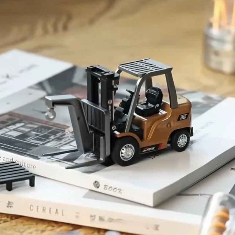 1/64 Scale Remote-Controlled Alloy Forklift – Mini Engineering Construction Vehicle Toy for Boys, Tabletop RC Model Gift