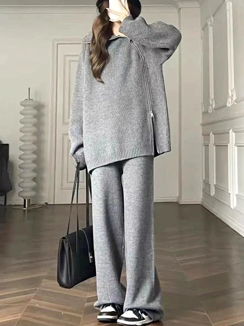 Comfortable and Stylish Pregnancy Ensemble: Side-Zip Turtleneck Knit Sweater with Loose-Fit Pants Set