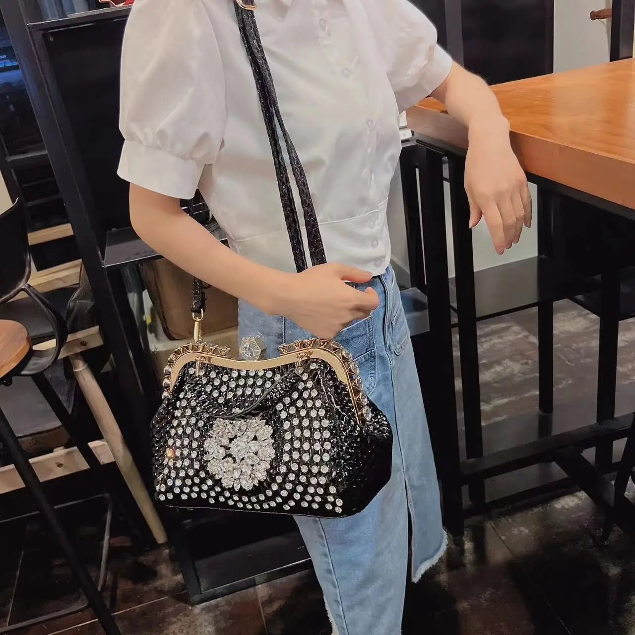 2024 New Luxury Fashion Diamonds Women's Handbags – Leather Design with Clip Rhinestone Details, Portable Tote Shoulder Messenger Bags