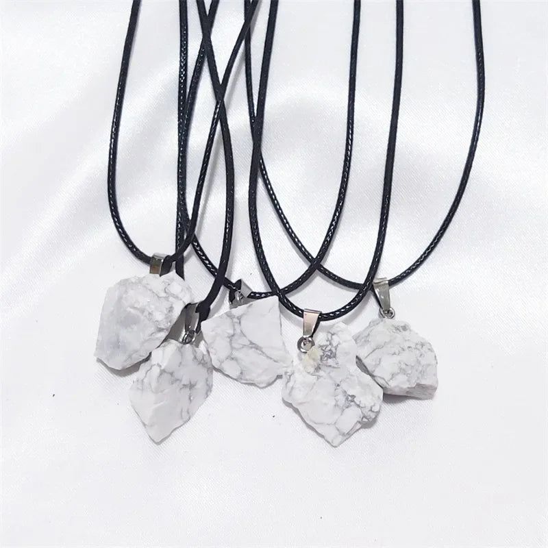 10pcs Natural Irregular Raw Ore Fluorite Crystal Pendant Necklace Energy Stone Healing Amethysts Meditation Yoga Gift Wholesale