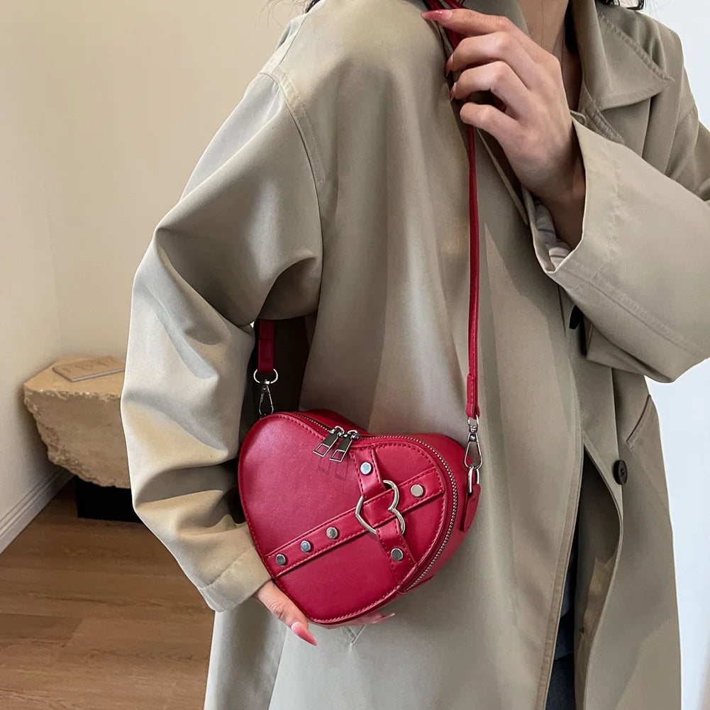 Peach Heart-Shaped Luxury Designer Handbags for Women – 2023 New Fashion, Simple and Versatile Small Shoulder and Crossbody Bags!