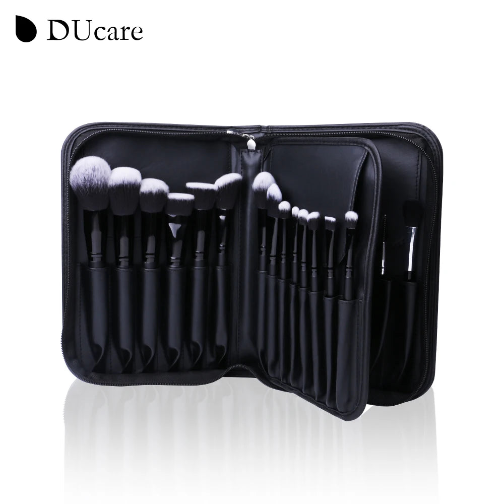 Women's Travel Cosmetic Bag: 29-Hole Makeup Brush Organizer and Professional Accessories Case