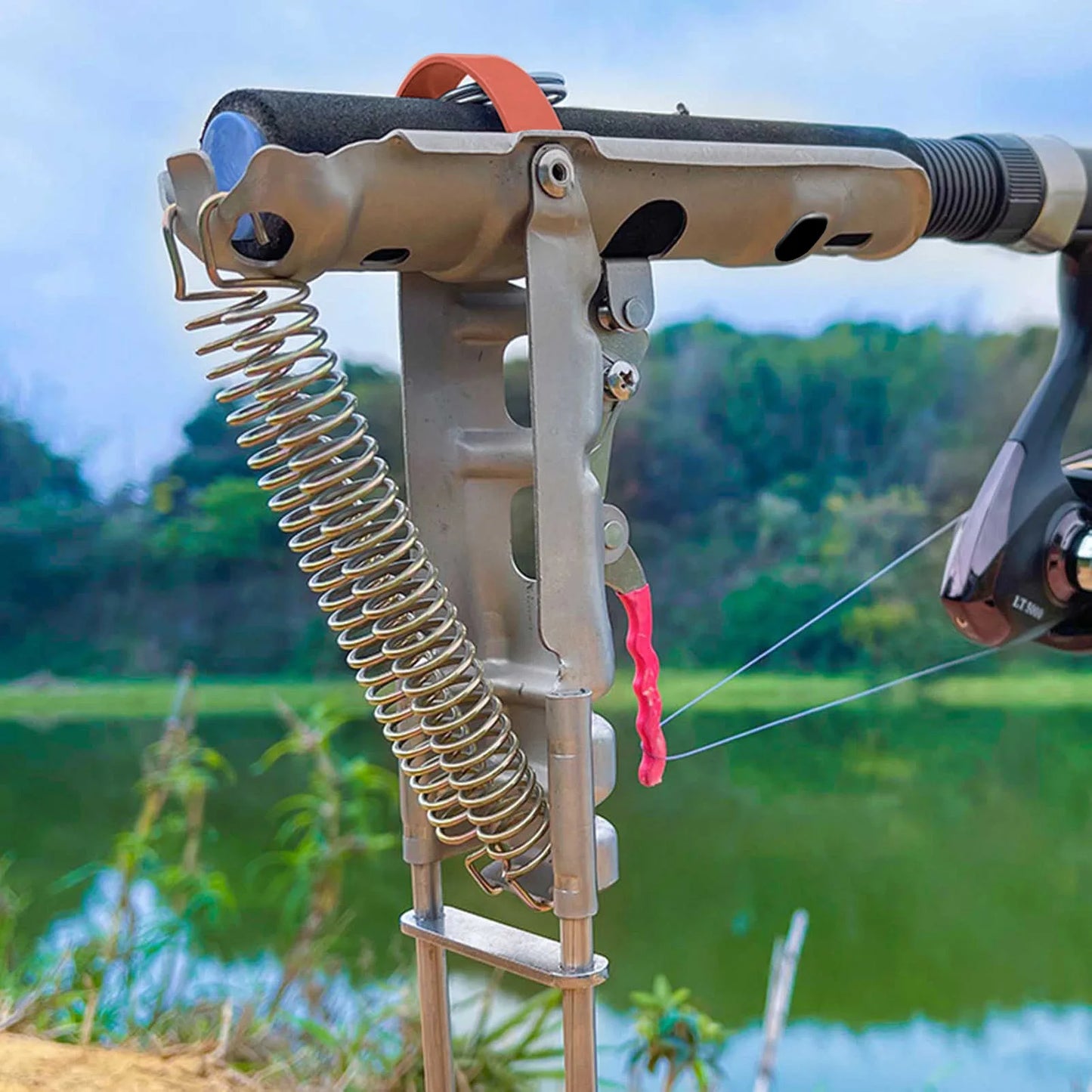 Hands-Free Hooksets: Auto-Spring Fishing Rod Holder That Does the Work for You
