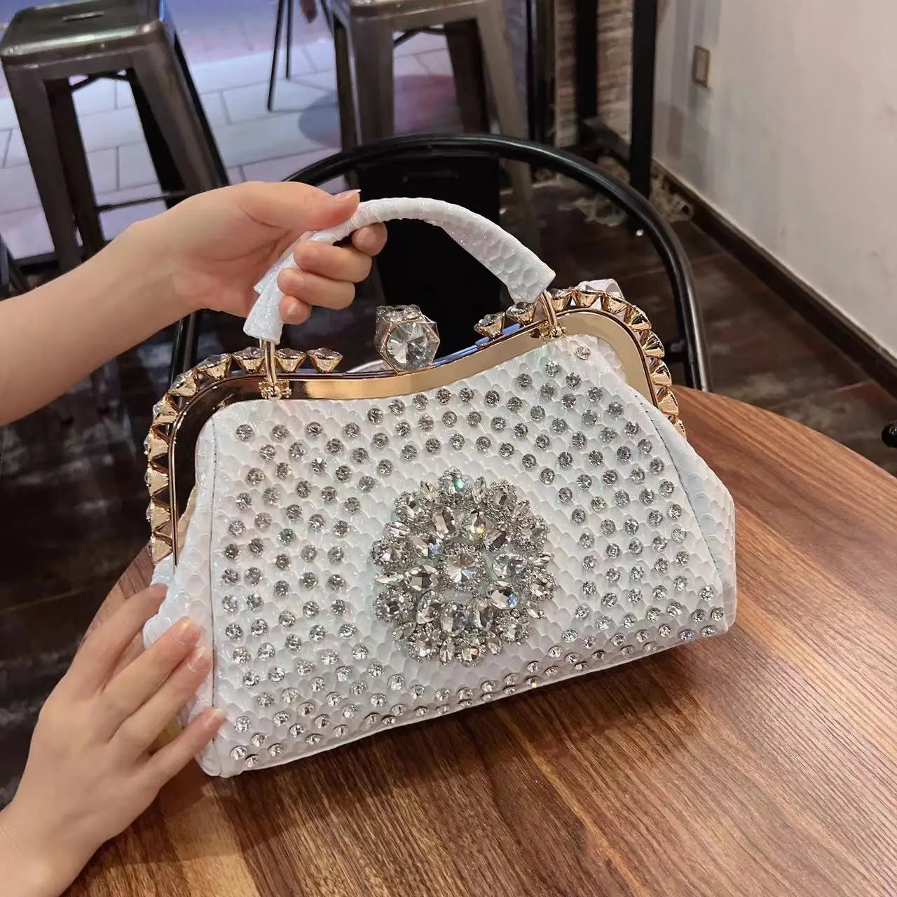 2024 New Luxury Fashion Diamonds Women's Handbags – Leather Design with Clip Rhinestone Details, Portable Tote Shoulder Messenger Bags