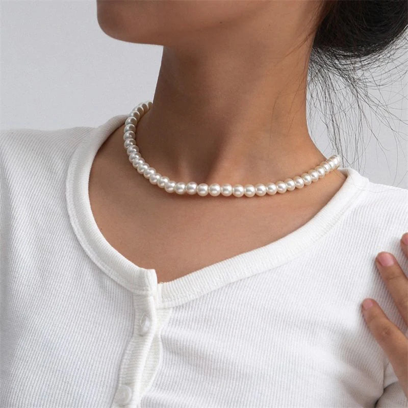 Timeless Elegance: Classic White Pearl Choker Necklace – Handmade Vintage Style