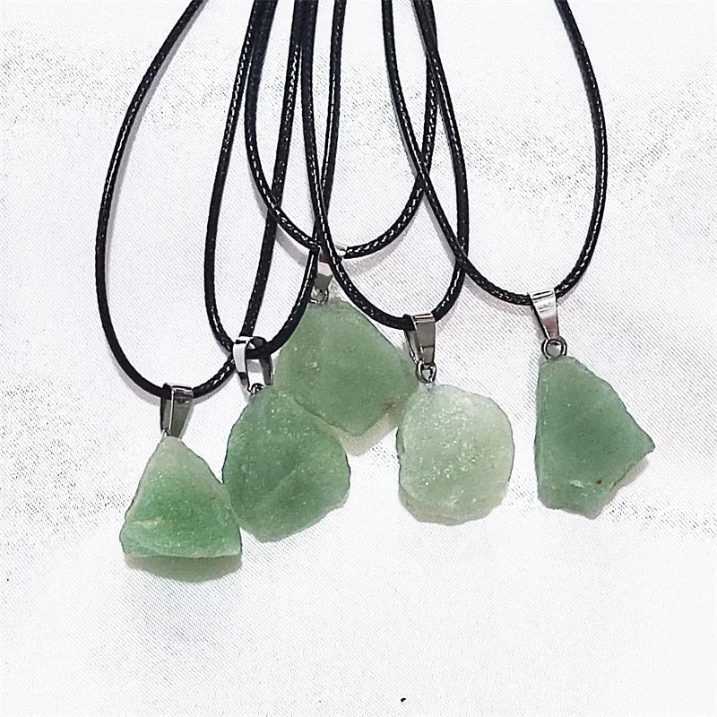 10pcs Natural Irregular Raw Ore Fluorite Crystal Pendant Necklace Energy Stone Healing Amethysts Meditation Yoga Gift Wholesale