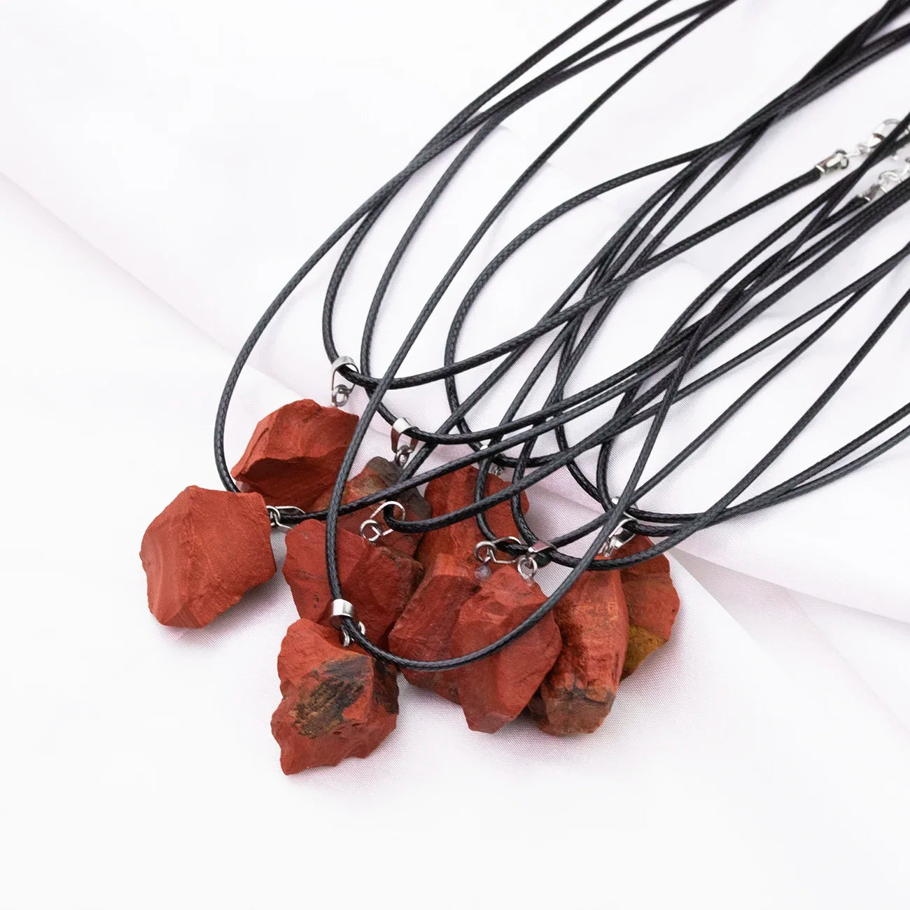 10pcs Natural Irregular Raw Ore Fluorite Crystal Pendant Necklace Energy Stone Healing Amethysts Meditation Yoga Gift Wholesale