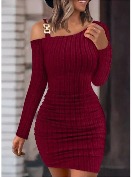 Stunning Off-Shoulder Chain Mini Dress: Autumn/Winter Bodycon Fashion with Long Sleeves - Flattering and Chic Vestidos for Women