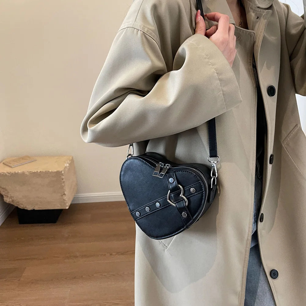 Peach Heart-Shaped Luxury Designer Handbags for Women – 2023 New Fashion, Simple and Versatile Small Shoulder and Crossbody Bags!